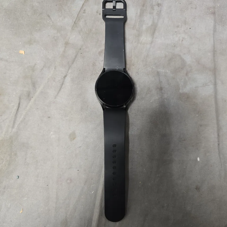 SAMSUNG GALAXY WATCH 4