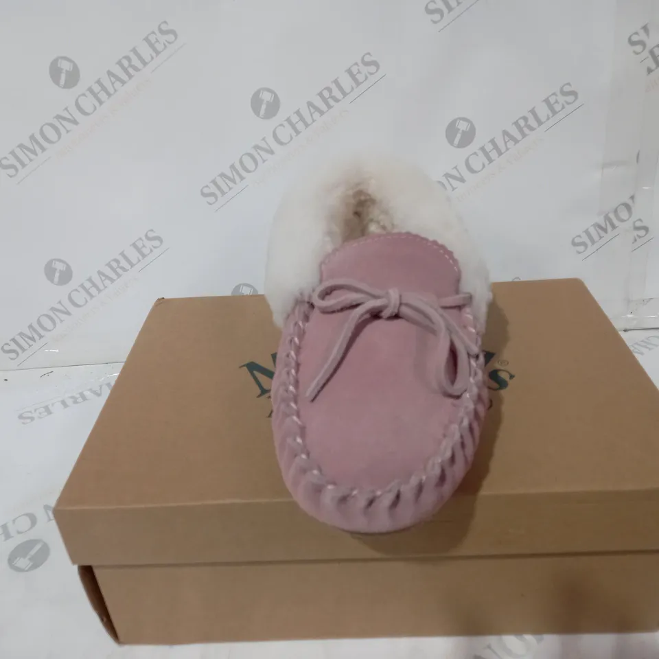 MORLANDS GLASTONBURY ANTIQUE PINK SLIPPER SIZE 6