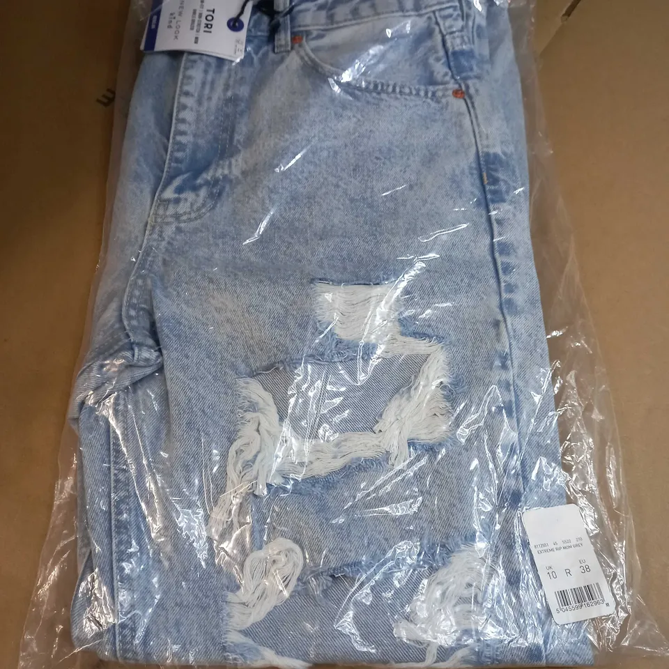 PACKAGED NEW LOOK MOM SLIM FIT ANKLE GRAZER EXTREME RIP JEANS - SIZE 10