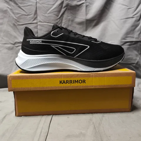BOXED PAIR OF KARRIMOR RAPID 5 TRAINERS IN BLACK SIZE UK 8.5