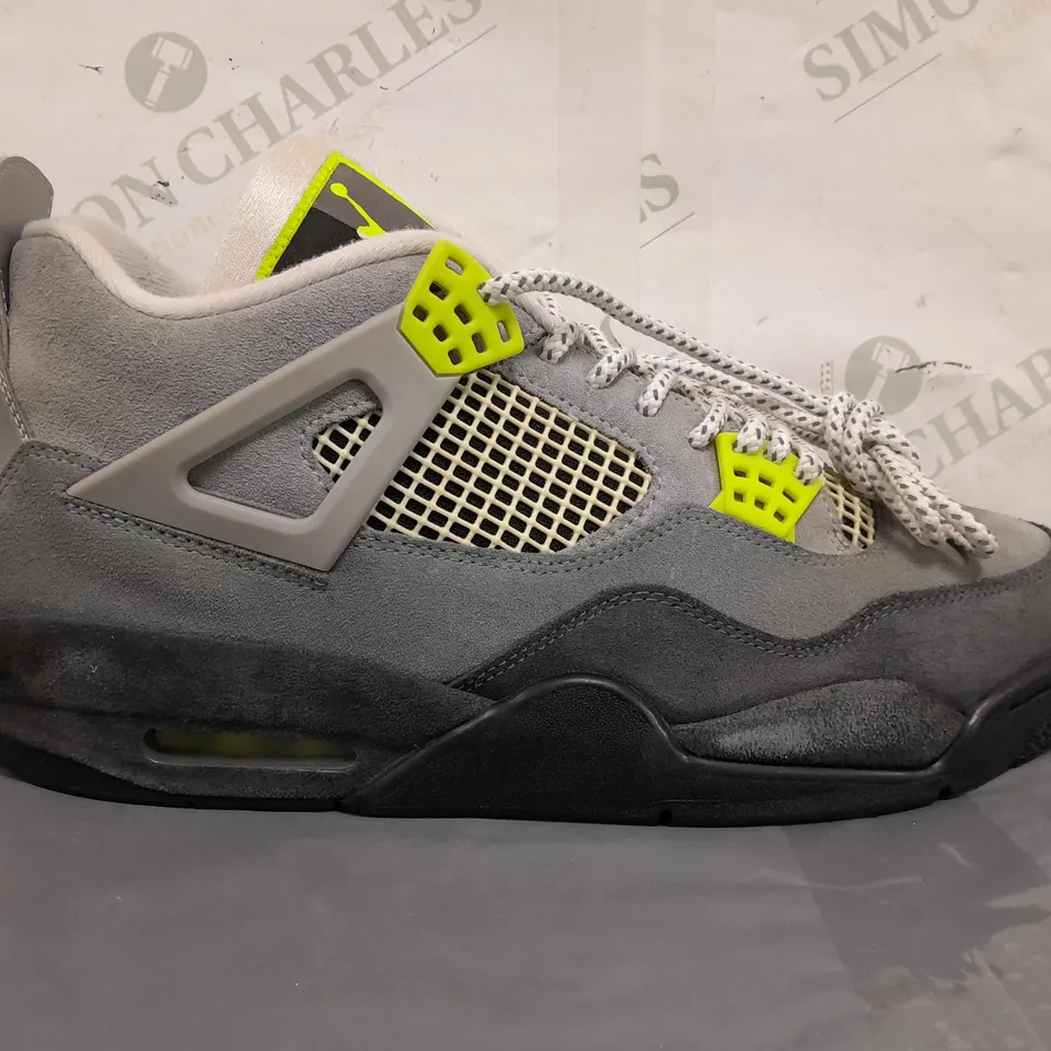 BOXED PAIR OF NIKE AIR JORDAN 4 RETRO SHOES IN GREY/LIME UK SIZE 9.5