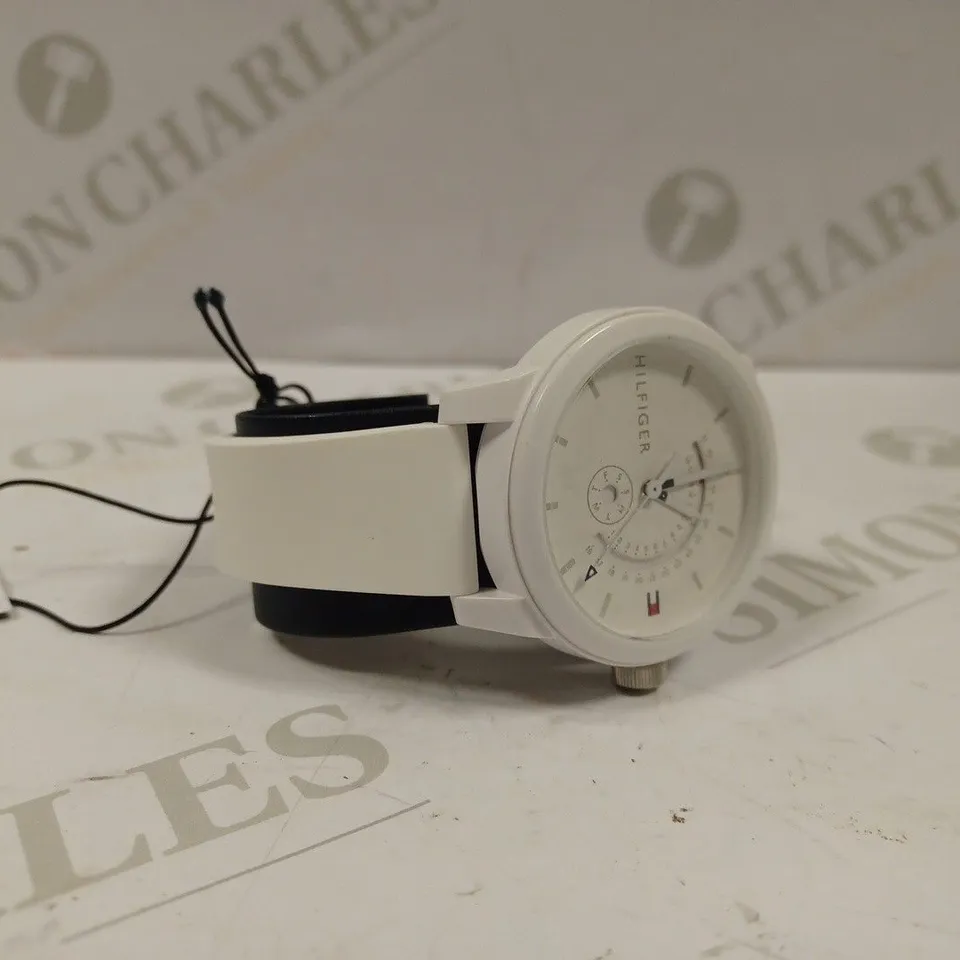 MENS TOMMY HILFIGER DENIM WATCH IN WHITE - 1791481