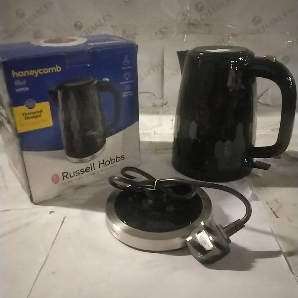 BOXED RUSSELL HOBBS BLACK KETTLE 