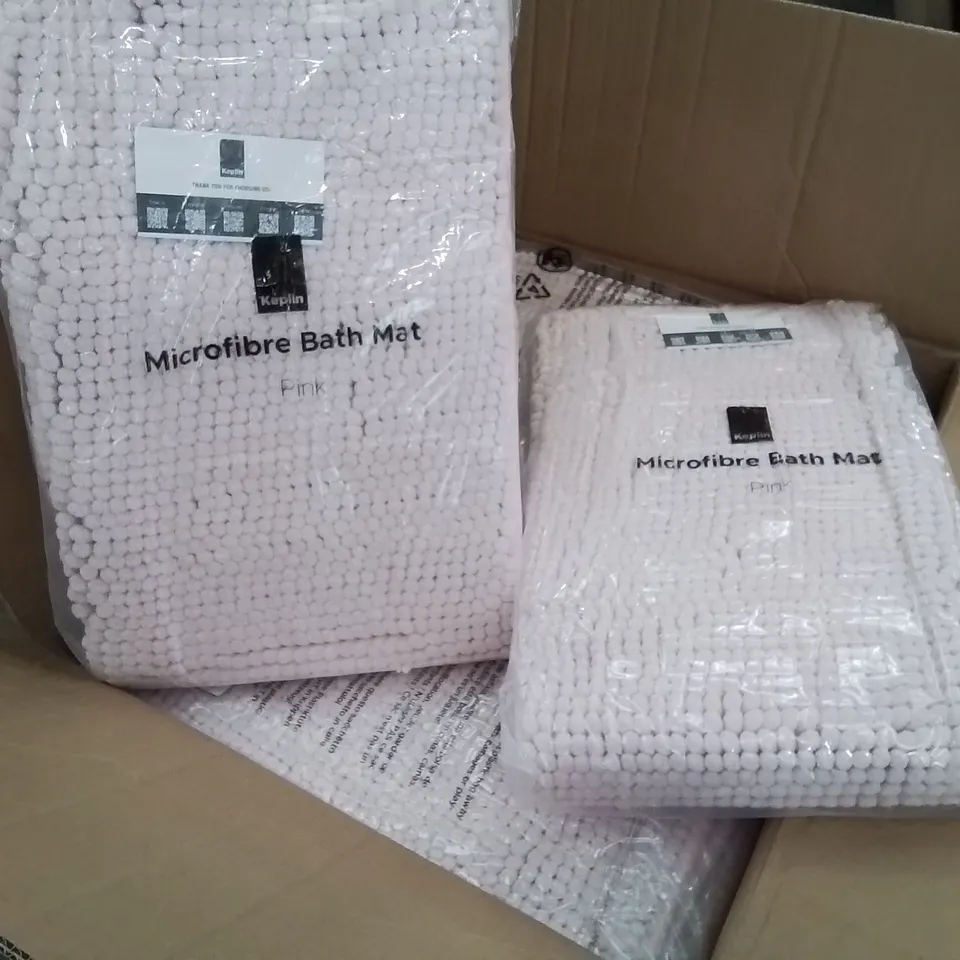 BOX CONTAINING APPROXIMATELY 20 BRAND NEW PINK MICROFIBRE BATH MATS