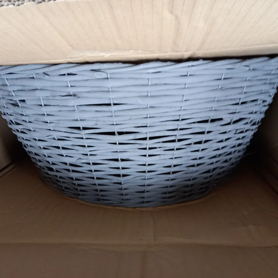 SLATE GREY WILLOW TREE SKIRT - 50X70 RRP £39.99
