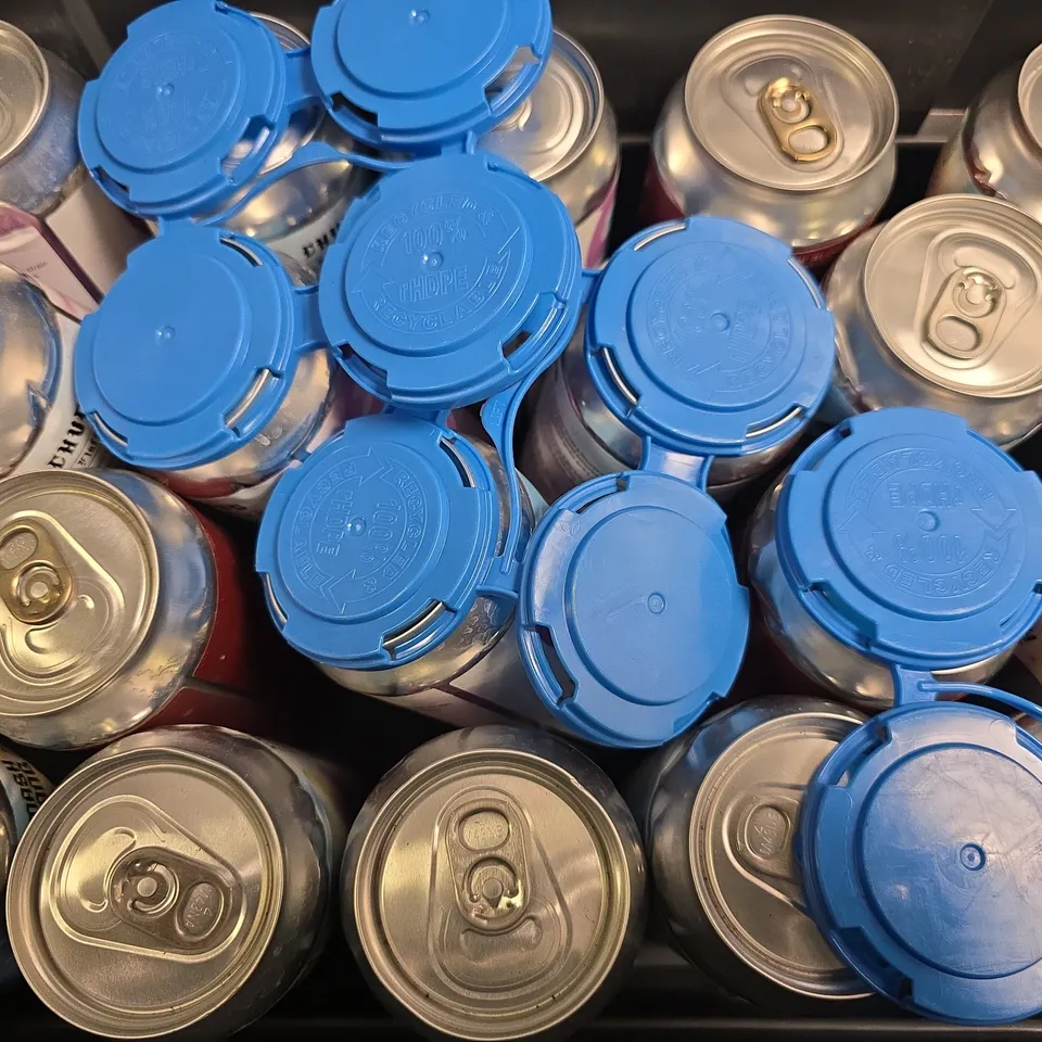 APPROXIMATELY 10 ASSORTED DRINKS ITEMS TO INCLUDE - MASH GANG CHUE , MASH BANG STOUT WITH CHOCOLATE & CHERRIES 