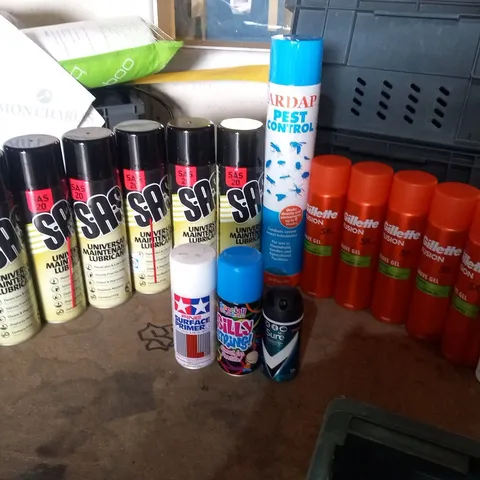 APPROXIMATELY 17 ASSORTED AEROSOL SPRAYS TO INCLUDE; GILETTE, SAS, FINE SURFACE PRIMER AND ARDAP