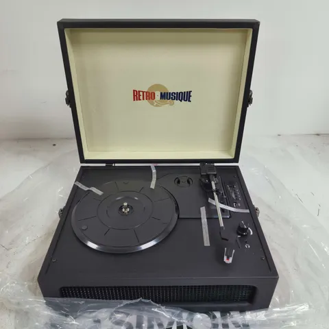 BOXED RETRO-MUSIQUE BLUETOOTH TABLE TOP TURNTABLE