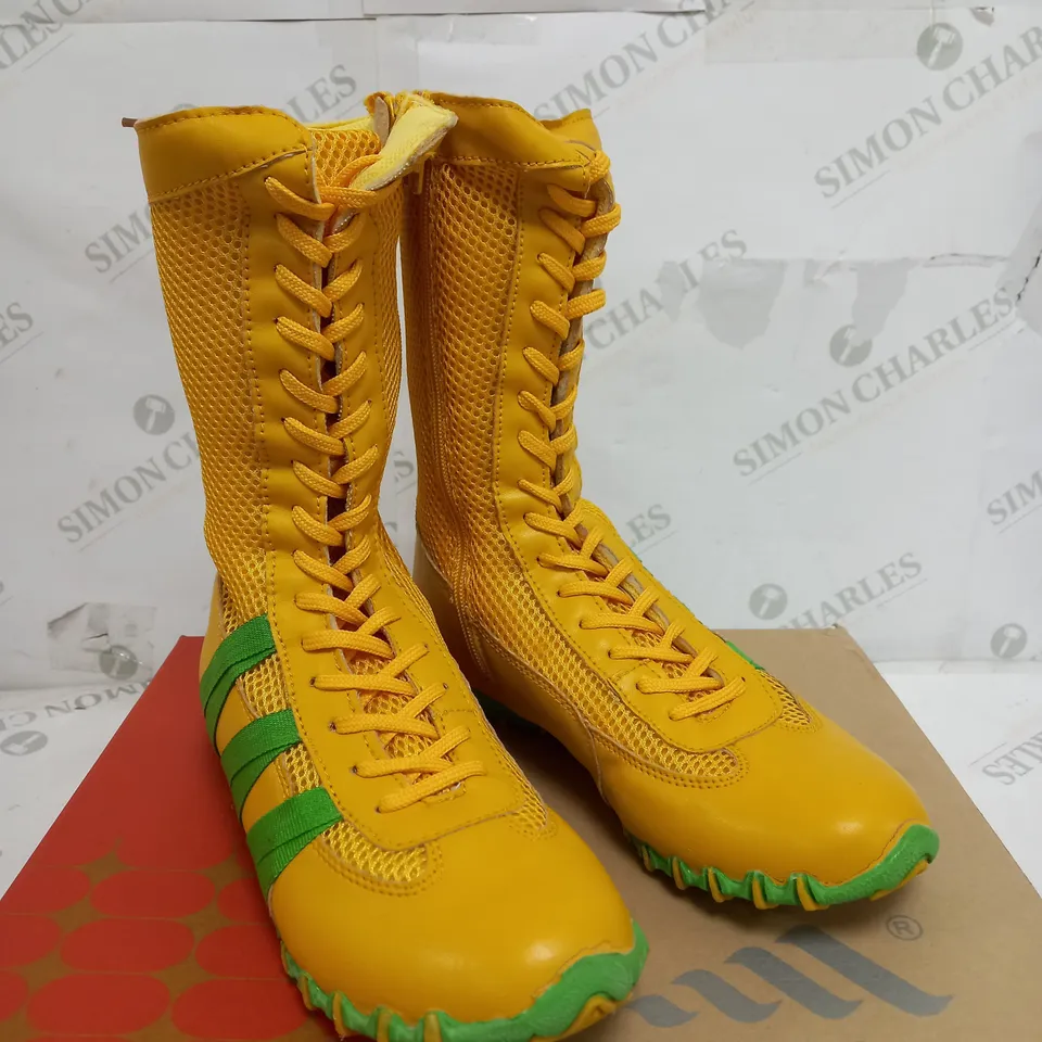 BOX OF APPROXIMATELY 5 PAIR OF BULLION YELLOW AND GREEN BOOTS
