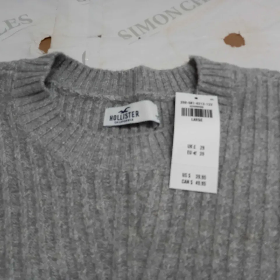 HOLLISTER GREY CREW JUMPER - LARGE