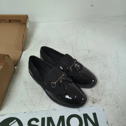 SIMPLY BE BLACK PATENT LEATHER LOAFERS WITH HORSEBIT – UK 6 WIDE (US 8, EU 39.5)