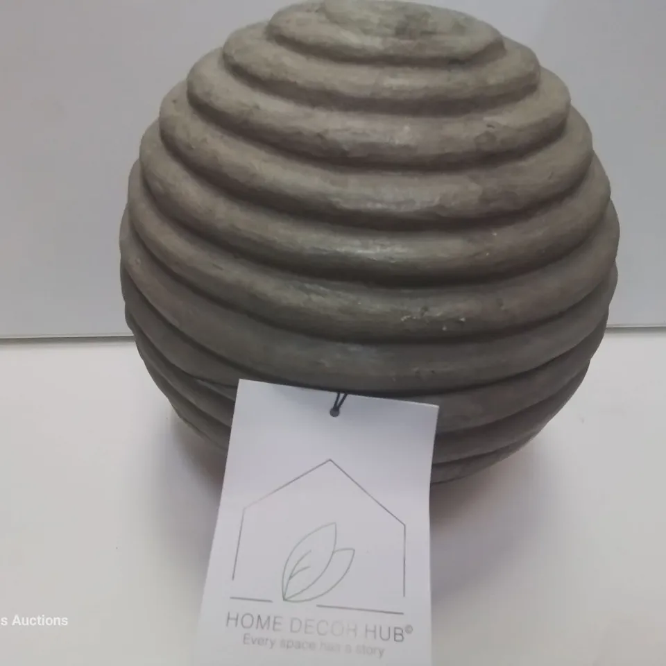 TWO BOXED BRAND NEW ZEN GARDEN SPHERES (2 BOXES)