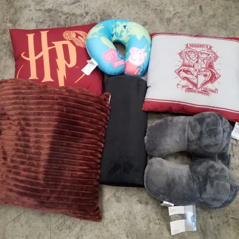 PALLET CONTAINING ASSORTED PILLOWS, NECK PILLOWS & LUMBAR SUPPORT PILLOWS