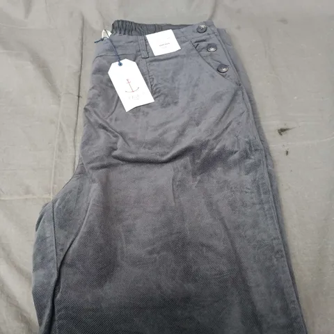 SEASALT CORNWALL TAPERED ANKLE CRACKINGTON TROUSERS - SIZE 16