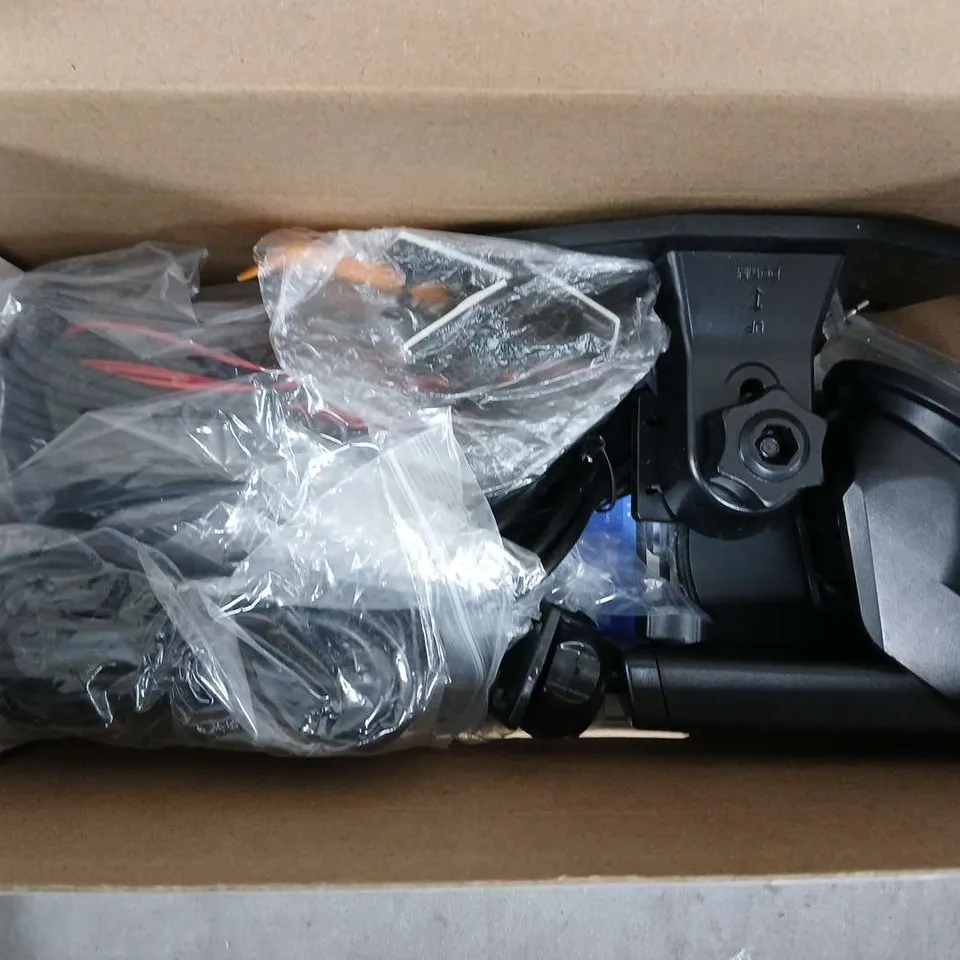 CAR MULTIMEDIA HEAD UNIT WITH TOUCHSCREEN DISPLAY – BOXED