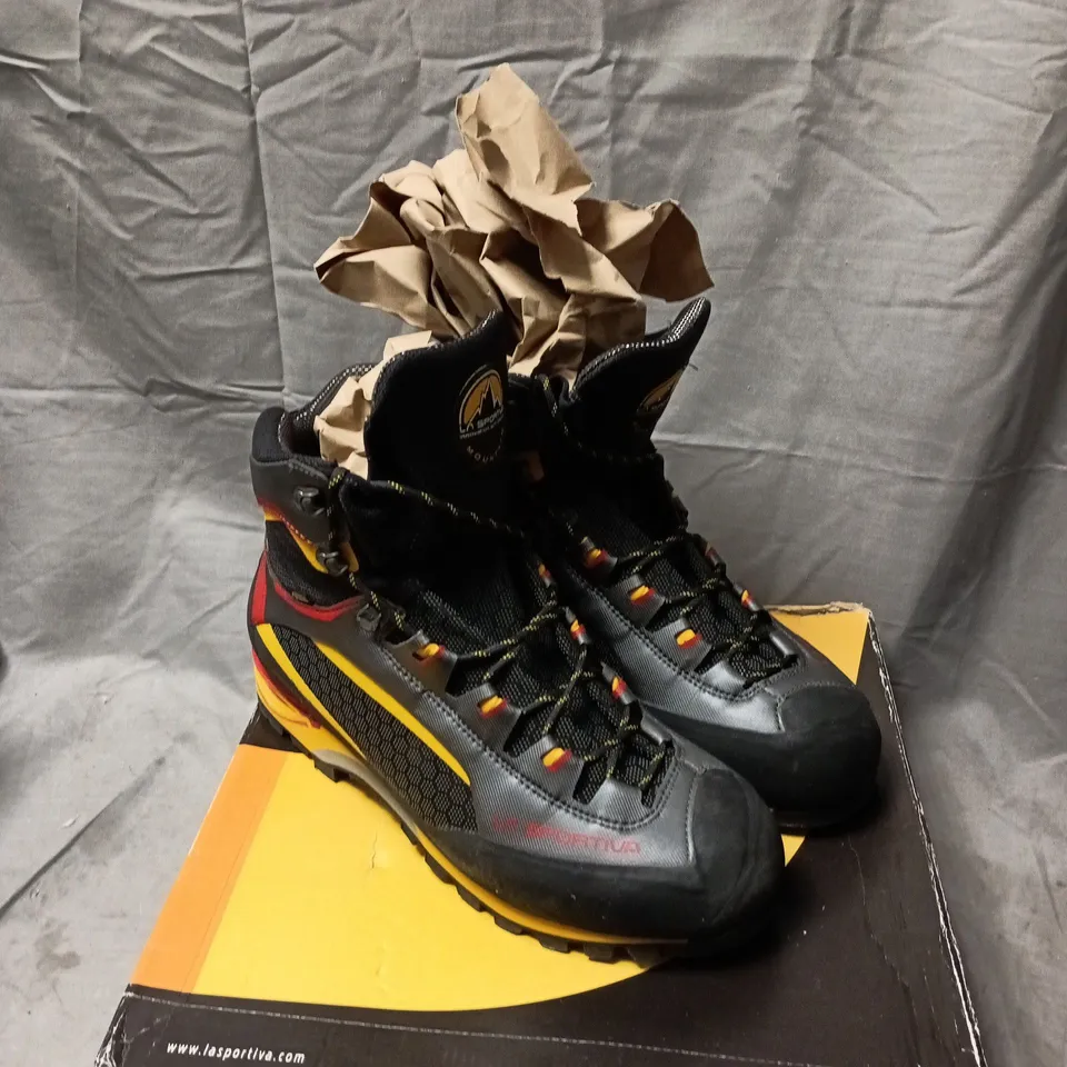 LA SPORTIVA MOUNTAIN HIKING BOOTS – BLACK/YELLOW/RED TRIM SIZE 9.5 BOXED