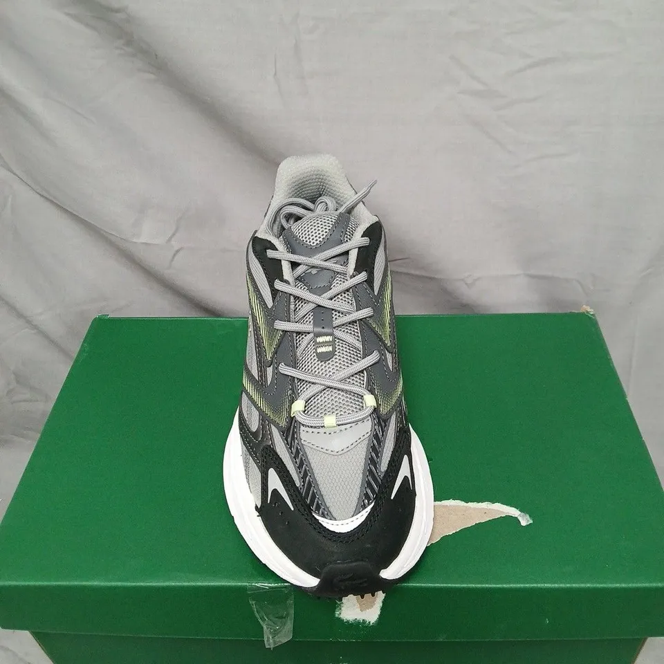 LACOSTE GREY & BLACK RUNNING SNEAKERS WITH LIME-GREEN ACCENTS – SIZE UK 7