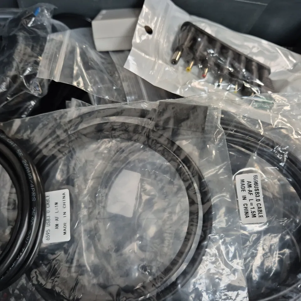 APPROXIMATELY 10 ASSORTED HOUSEHOLD ITEMS TO INCLUDE BT SMART HUB 2 WI-FI ROUTER, VARIOUS CABLES AND POWER ADAPTERS, ETC