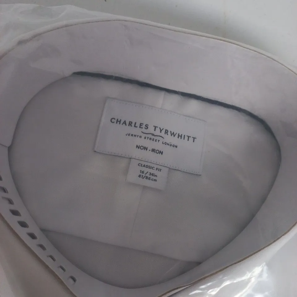 BAGGED CHARLES TYRWHITT WHITE NON-IRON STRETCH PINPOINT OXFORD BUTTON-DOWN CLASSIC FITSHIRT IN WHITE - 16/34IN