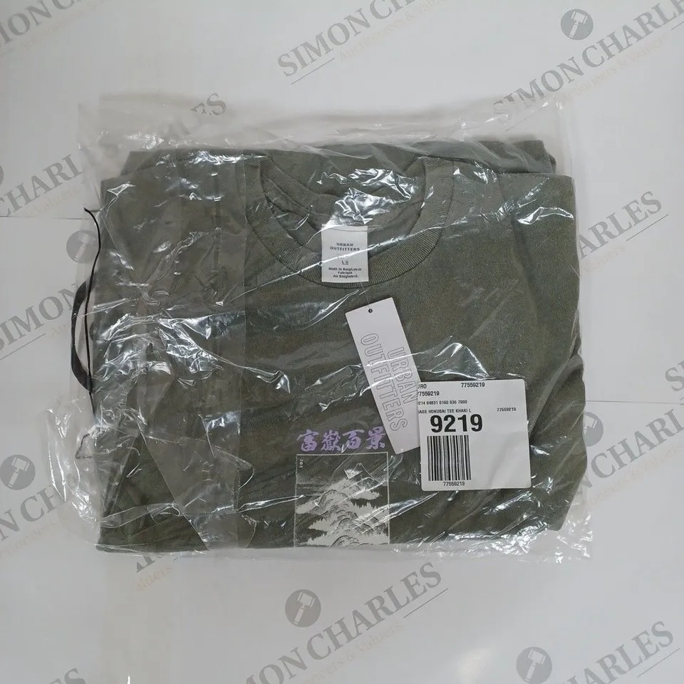 URBAN OUTFITTERS GRAPHIC T-SHIRT IN SAGE SIZE L