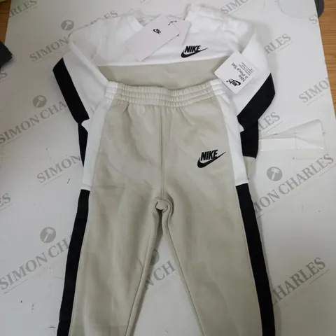 NIKE LOGO 2 PIECE SET SIZE 18M