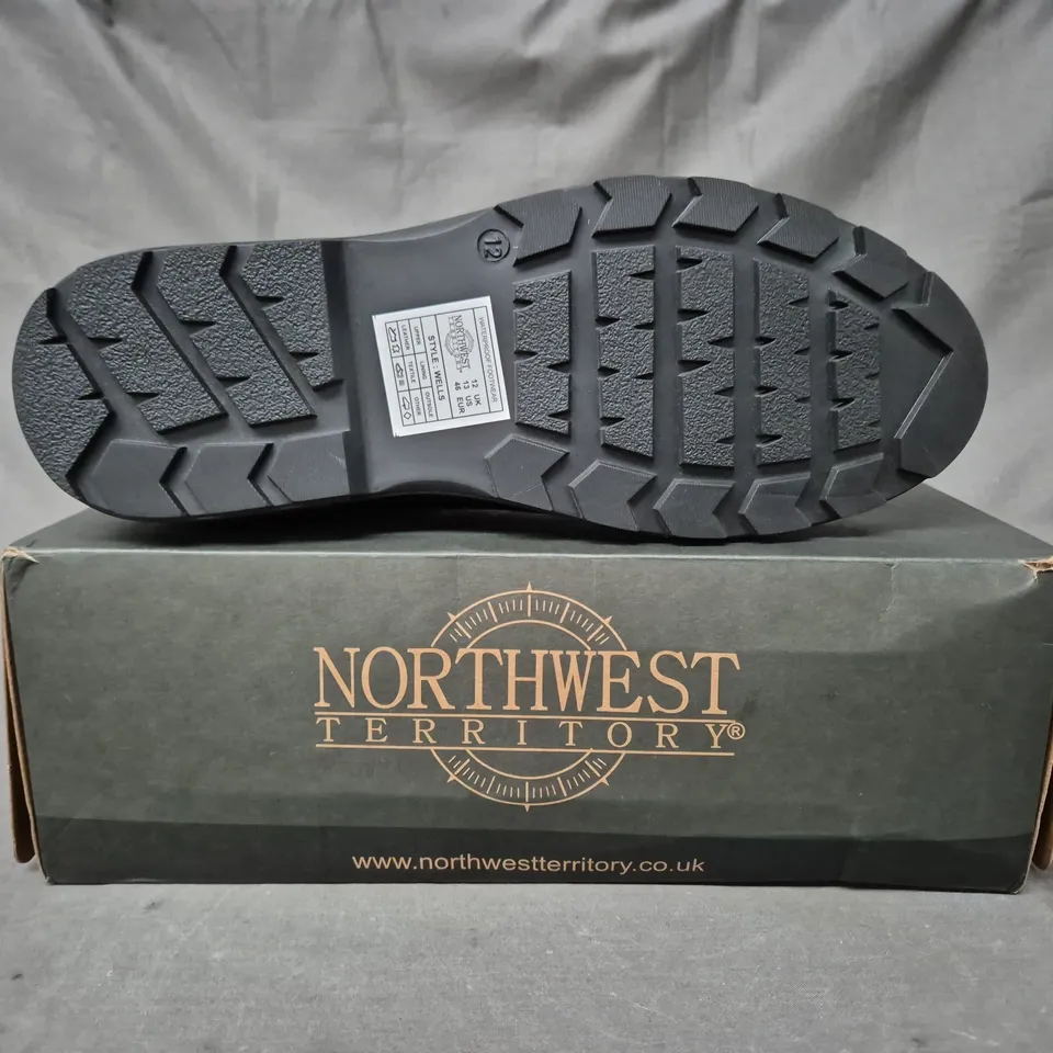 BOXED PAIR OF NORTHWEST TERRITORY ANKLE BOOT IN BLACK SIZE 12