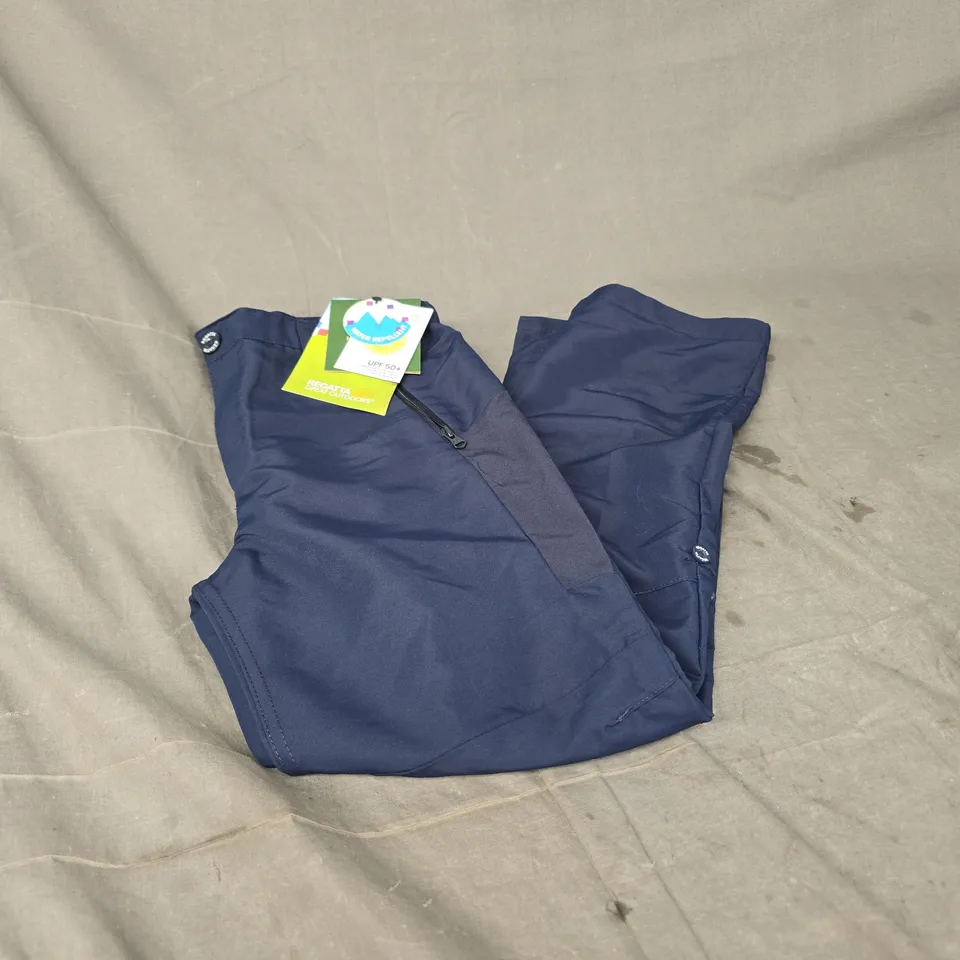 REGATTA GREAT OUTDOORS UPF 50+ WATER REPELLANT SORCER TROUSERS IN NAVY SIZE 9-10YRS