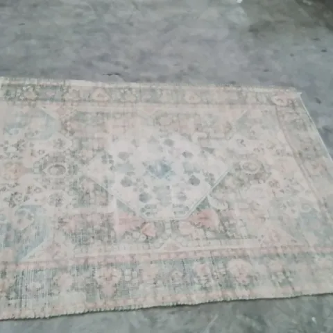 QUALITY DESIGNER AREA RUG - APPROXIMATELY 250X170CM