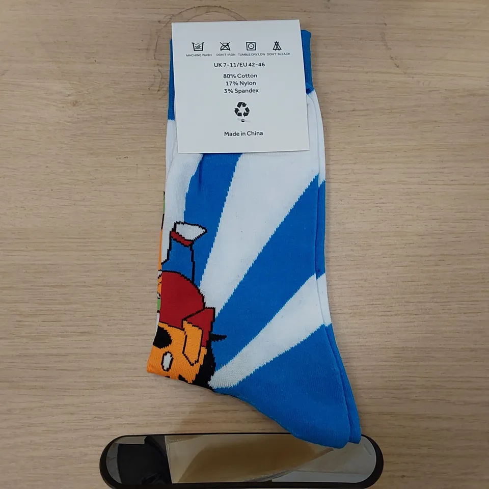 BOX OF APPROXIMATELY 360 PAIRS OF BRAND NEW BIER CO SOCKS (1 BOX)