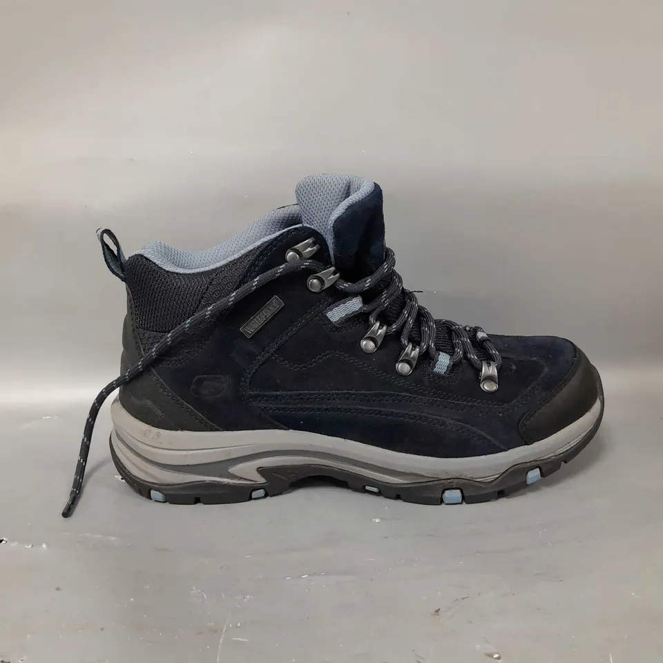 PAIR OF SKECHERS TREGO ALPINE TRAIL WATERPROOF BOOTS UK SIZE 5.5