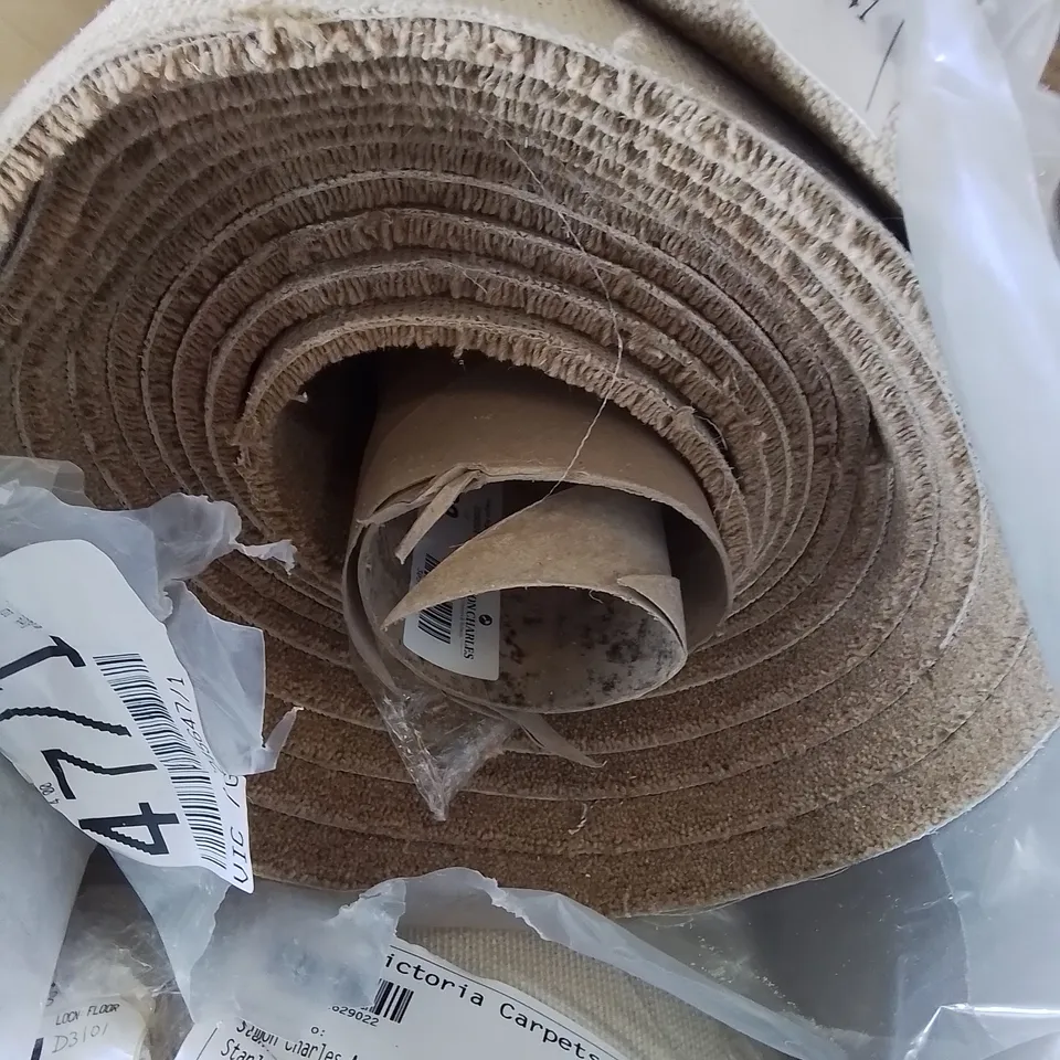 ROLL OF QUALITY TUDOR TWIST CLASSIC GOLDEN HAZE APPROXIMATELY 7.60M W X 4M L CARPET