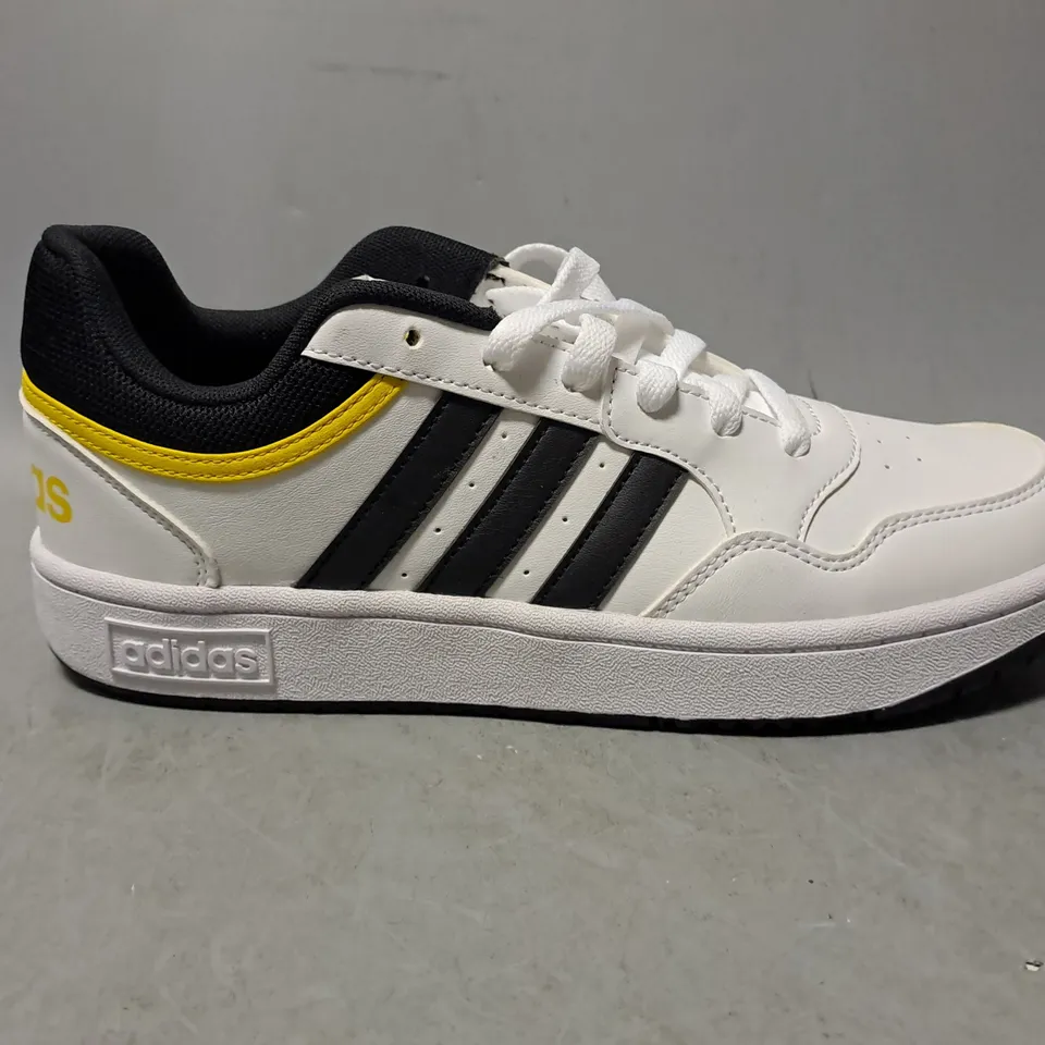 PAIR OF ADIDAS HOOP 3 IN WHITE - SIZE 6 1/'2 