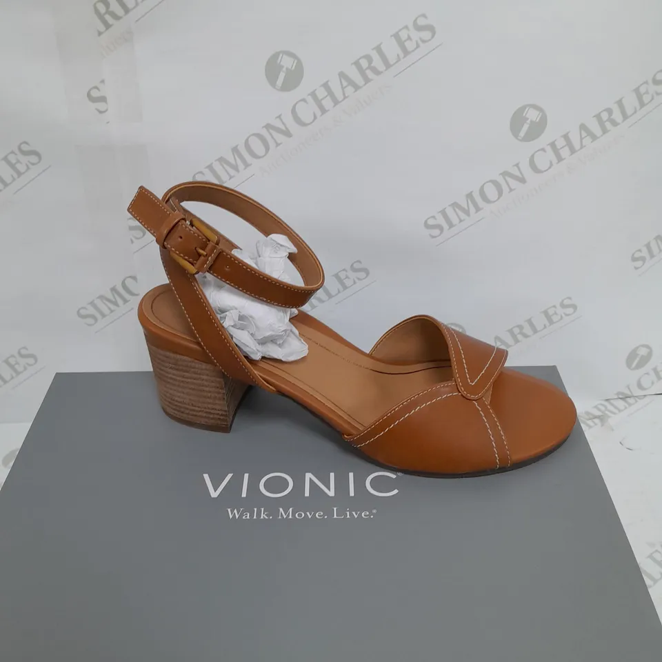 BOXED PAIR OF VIONIC TAN BLOCK HEELS SIZE UNSPECIFIED 