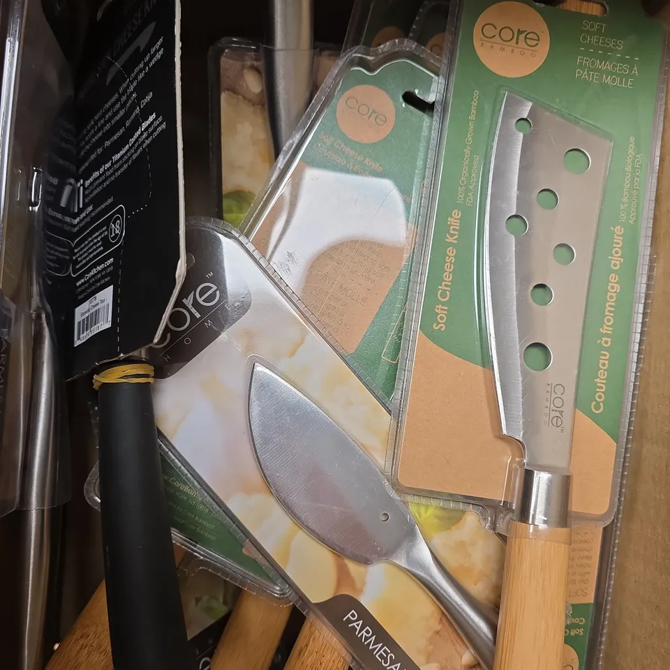 BOX OF ASSORTED KNIVES TO INCLUDE CORE BAMBOO SOFT CHEESE KNIFE, CORE KITCHEN PARMESAN CHEESE 3.5" KNIFE, CORE HOME PARMESAN KNIFE, ETC 