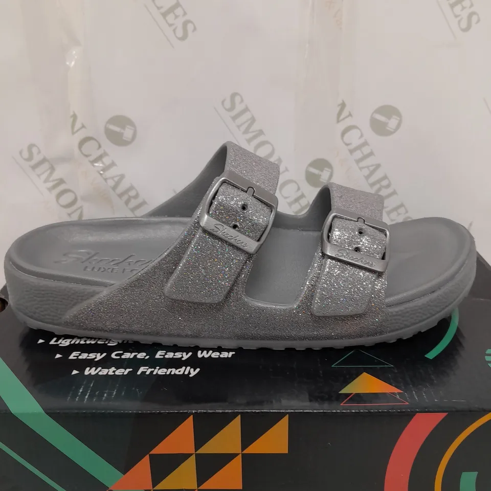 SKECHER SILVER SANDALS SIZE 6