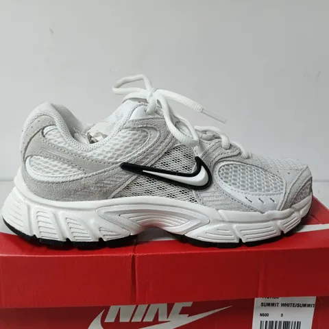 BOXED PAIR OF WOMENS NIKE W V5 RNR SUEDE 2 β SUMMIT WHITE - UK SIZE 3