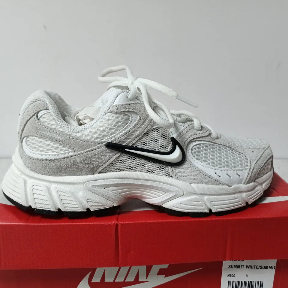 BOXED PAIR OF WOMENS NIKE W V5 RNR SUEDE 2 – SUMMIT WHITE - UK SIZE 3