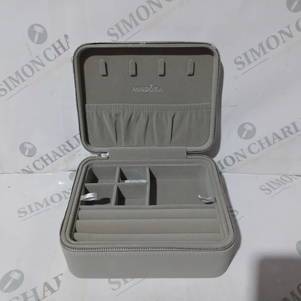 PANDORA TRICKET BOX IN GREY