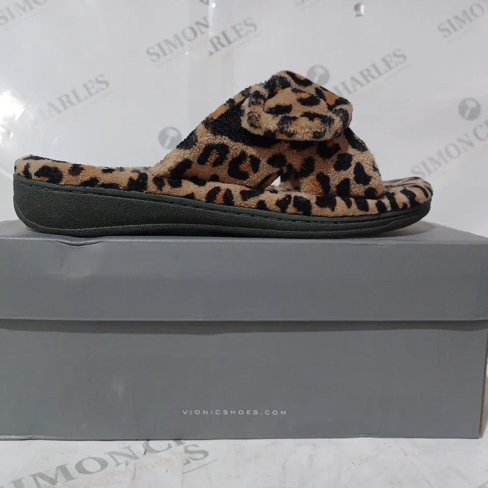 BOZED VIONIC SLIPPERS IN NATURAL LEOPARD PRINT DESIGN SIZE 6