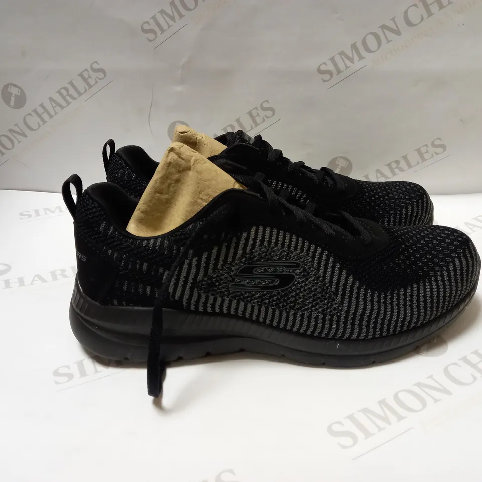 SKECHERS BONTIFUL PURIST TRAINER SIZE 5