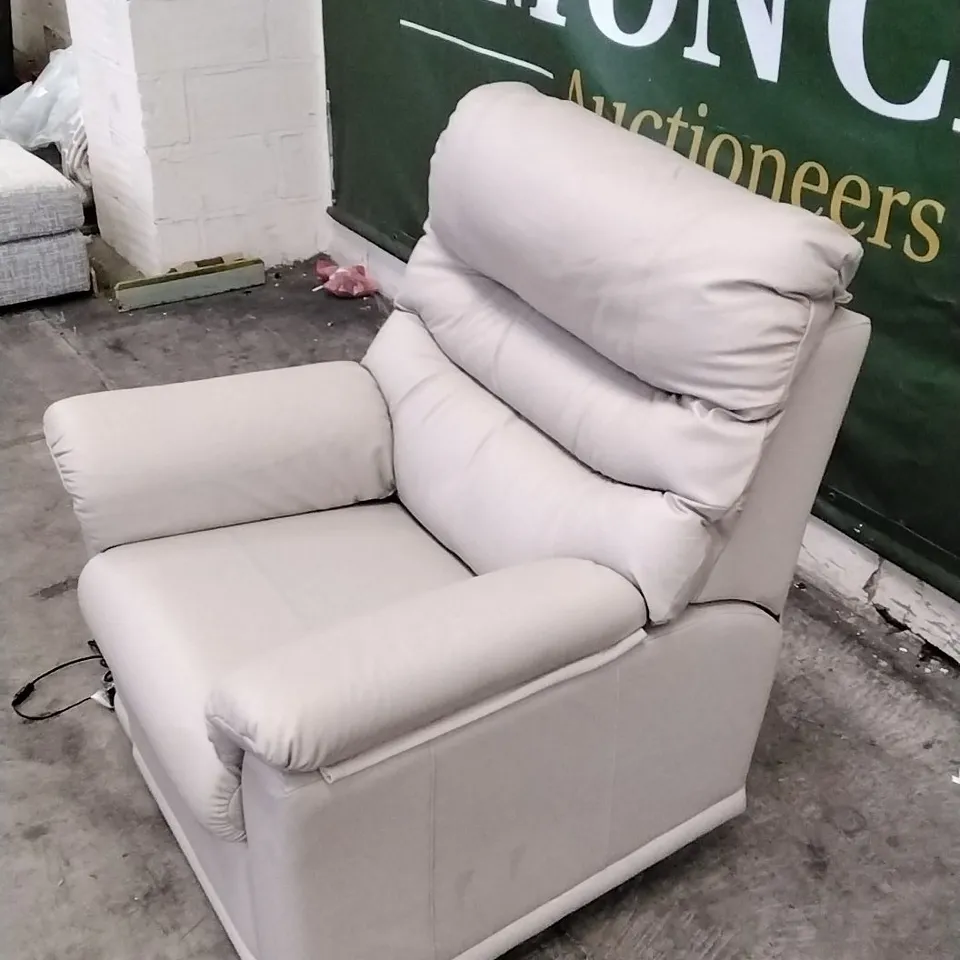QUALITY BRITISH DESIGNED & MANUFACTURED G PLAN MALVERN POWER RECLINER CHAIR OXFORD PUTTY LEATHER