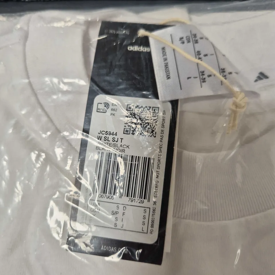 ADIDAS WHITE T-SHIRT WITH BLACK STRIPES – SIZE S