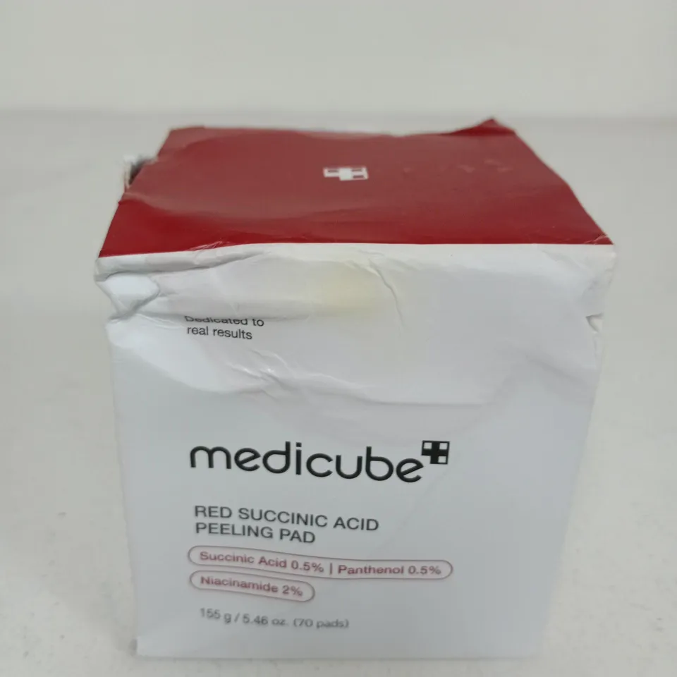MEDICUBE RED SUCCINIC ACID PEELING PAD – 70 PADS (15 G TOTAL)