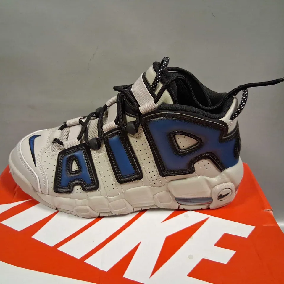 BOXED NIKE AIR MORE UPTEMPO(GS) SIZE 4