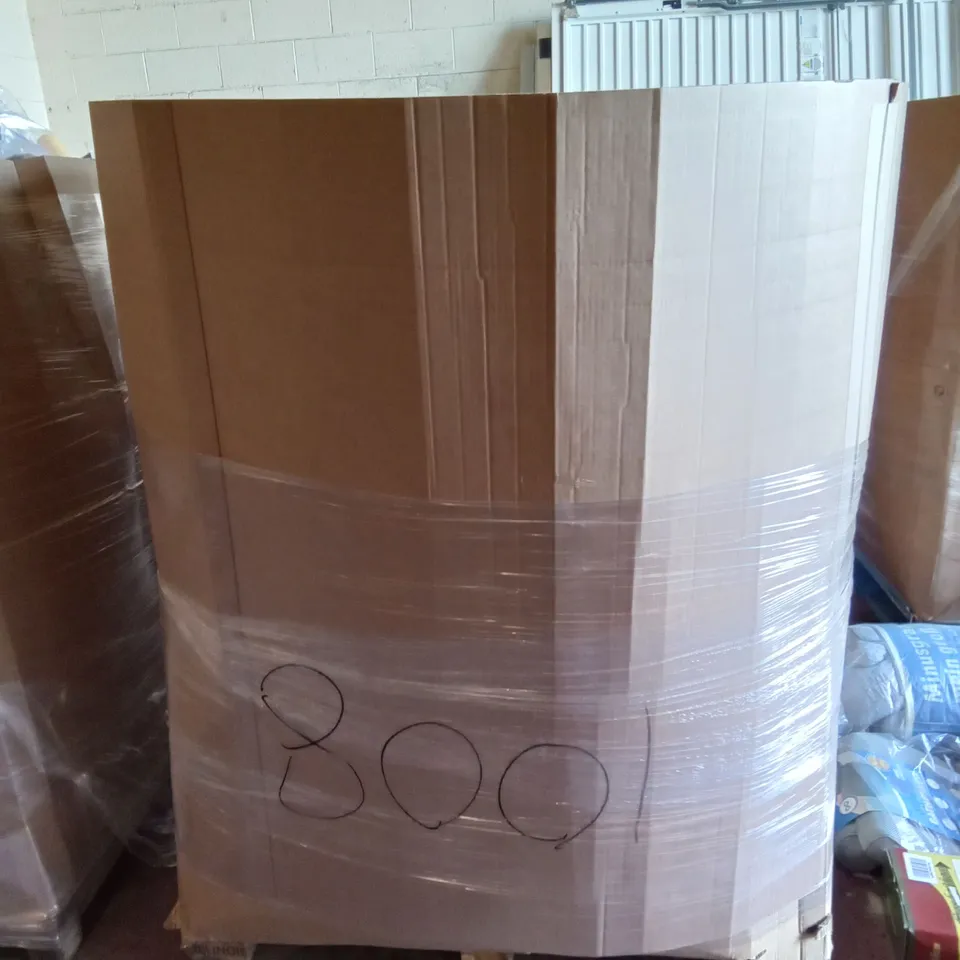 PALLET OF ASSORTED ITEMS INCLUDING ELVIROS MEMORY FOAM CERVICAL PILLOW, GEL INFUSED SEAT & BACK CUSHION, ULTRA PLUSH BATH PILLOW, GARDEN HOSE, -SHAPED TRAVEL NECK PILLOW, TRAIL ALPINE 250 SLEEPING BAG