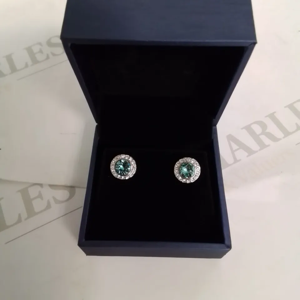 PAIR OF STUNNING TURQUOISE STUD EARRINGS 