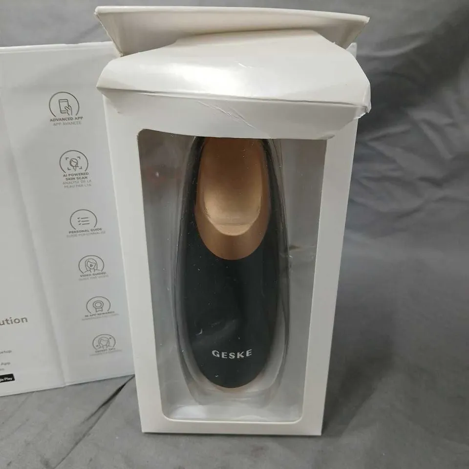 GESKE SMARTAPPGUIDED WARM & COOL EYE ENERGIZER 6-IN-1 – BOXED