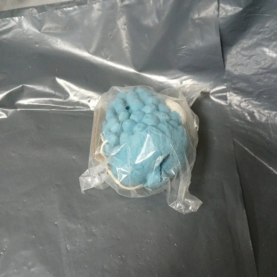 APPROXIMATELY 15 X DOG CHEW TOYS