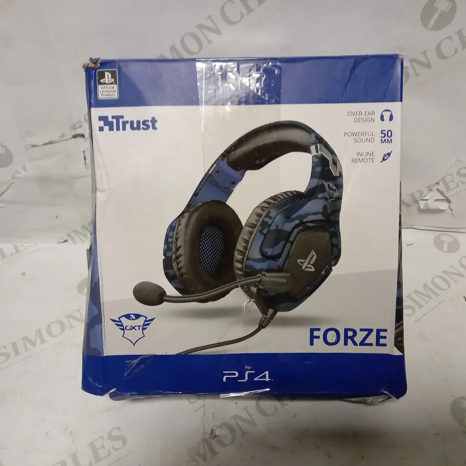 BOX OF APPROXIMATELY 10 BOXED HEADSETS/HEADPHONES FROM TURTLE BEACH, TRUST, WESC, ETC