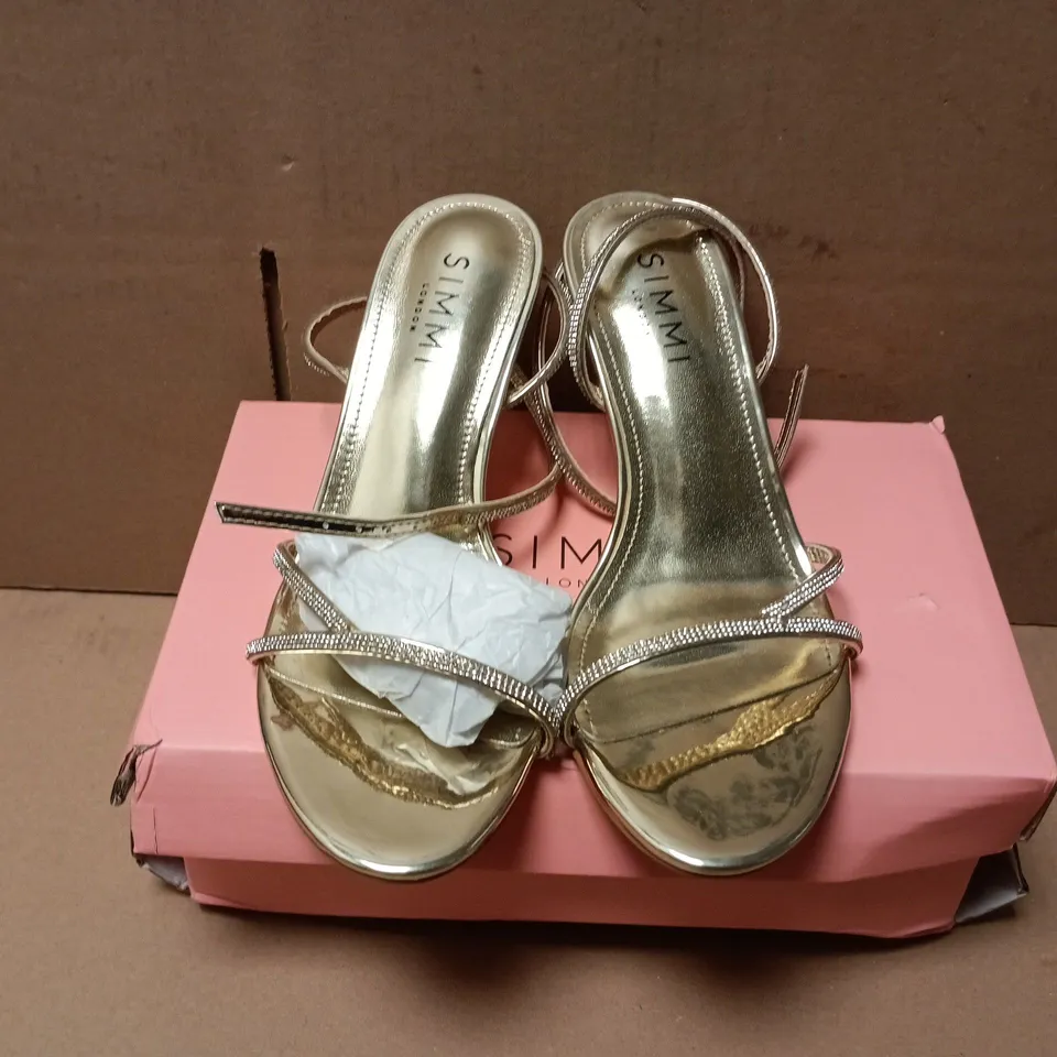 BOXED PAIR OF SLIMMI LONDON WIDE FIT YASMIN EMBELLISHED HEELS IN GOLD COLOUR - UK 4